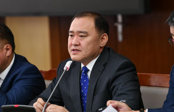 Л.ГАНТӨМӨР: Баялгийн хараалыг баялгийн ерөөл болгоё гэдэг дээр санал нэгдэж байгаа учраас санамж бичигт гарын үсэг зурж байгаа юм