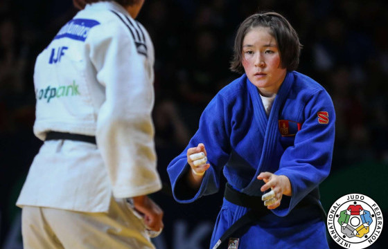 Л.Сосорбарам Жнетотой, Б.Уранзаяа Гефен Примотой таарлаа