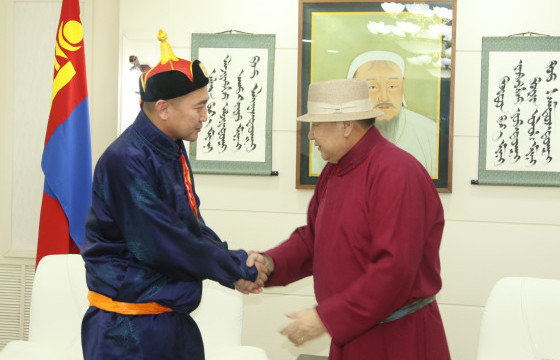 Г.Ариунболд Дархан-Уул аймгийн “Алдарт уяач” боллоо