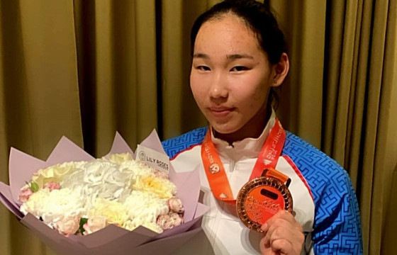 О.Төгс-Эрдэнэ хүндийн өргөлтийн Азийн аваргаас мөнгөн медаль хүртжээ