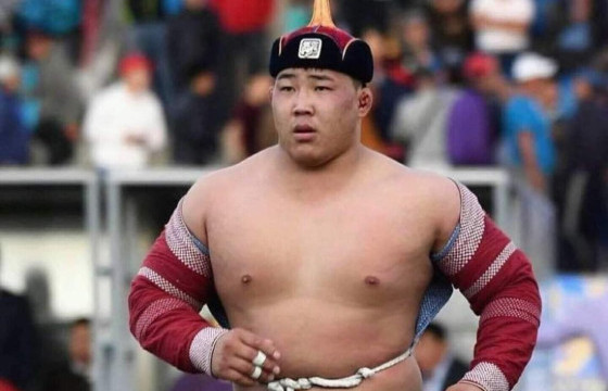 Улсын аварга О.Хангай улсын начин Д.Амарсайханаар долоо давлаа