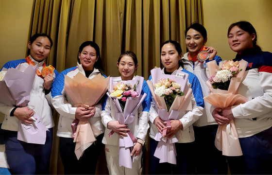 Хүндийн өргөлтийн Азийн аварга өндөрлөв