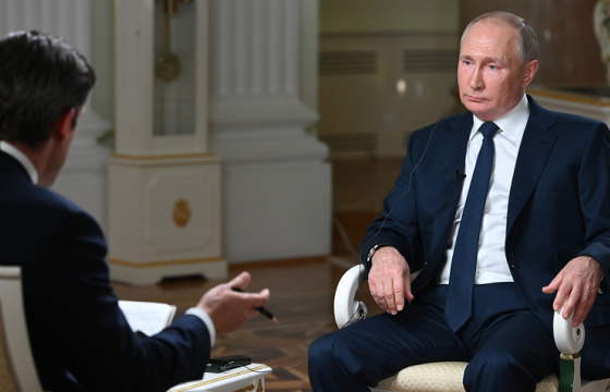 ТАКЕР КАРЛСОНЫ В.ПУТИНТЭЙ ХИЙСЭН ЯРИЛЦЛАГА: УКРАИН БОЛ И.СТАЛИНЫ ХҮСЛЭЭР БИЙ БОЛСОН ХИЙМЭЛ УЛС