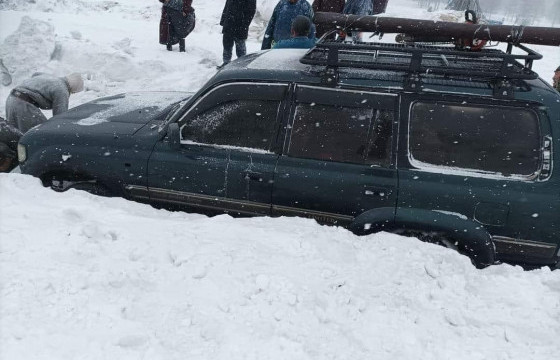 ҮЕНЧ СУМЫН ЗАСАГ ДАРГЫН ОРЛОГЧ О.МЯГМАР: Сураггүй алга болсон дөрвөн хүн эсэн мэнд олдсон. Одоогоор мал нь хотондоо ороогүй зургаан айл байна