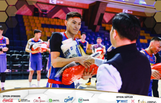 Шигшээ багийн тамирчдад өмсгөл гардуулан өгөв