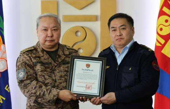 Зудын гамшигт нэрвэгдсэн малчдад УБТЗ “ХНН” 500 сая төгрөг хандивлав