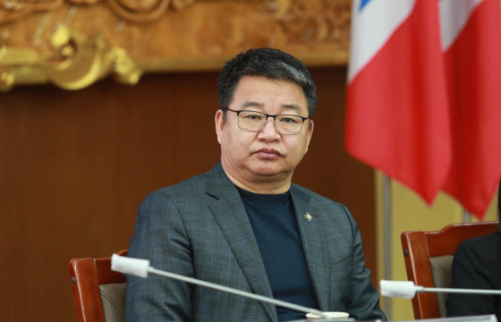 Ж.БАТСУУРЬ: Зүүн бүсэд гэхэд 1-2 сая мал хорогдчихоод байхад улсын хэмжээнд 600 мянга гаруй мал хорогдсон гэх худал мэдээлэл өгч байна