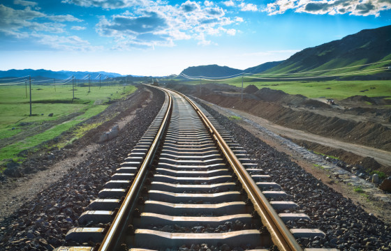 Баруун, зүүн босоо чиглэлд 2700 км төмөр зам барина      