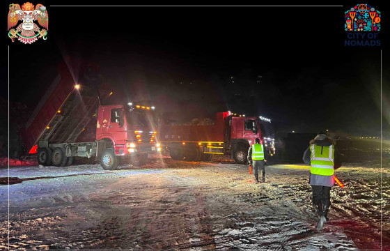 Сэлбэ голын 165,020 тонн мөсийг тээвэрлээд байна