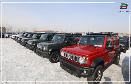 ЗАСМАЛ ЗАМААС ГАРААД Л ЦАСАНД СУУЧИХ СУЗУКИ ЖИМНИ МАШИНЫГ 15 ТЭРБУМ ТӨГРӨГӨӨР ТАРААЛАА