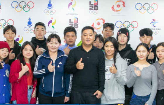 МҮОХ-д 159 дүгээр сургуулийн сурагчид зочиллоо