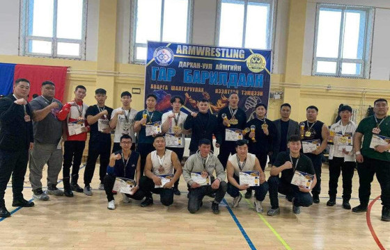 Дархан-Уул аймгийн гар барилдааны тэмцээн боллоо