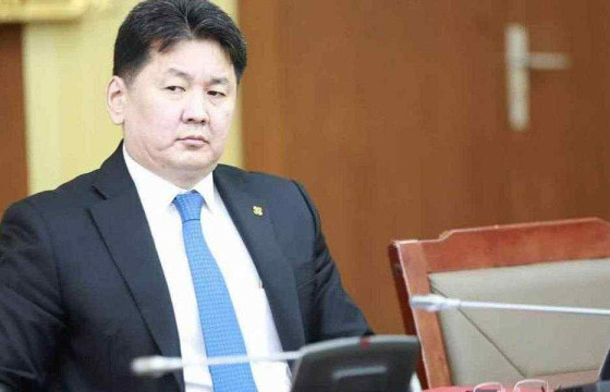 Ерөнхийлөгч У.Хүрэлсүх хурлаас хоцорсон ХНХ-ын сайд Х.Булгантуяаг зэмлэж, сануулга өгөв