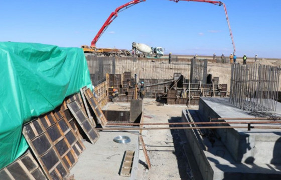 Бөөрөлжүүтийн нүүрсний уурхайг түшиглэсэн 300 МВт-ын цахилгаан станцын төслийн барилга угсралтын ажил 50 хувьтай байна