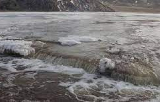 Онцгой байдлын алба хаагчид шар усанд автсан долоон айлыг аюулгүй болгожээ 