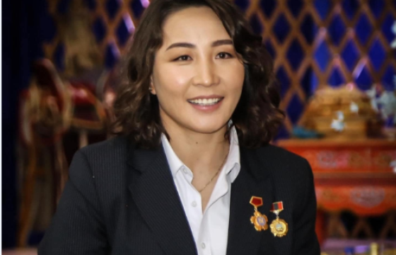 Энэ өдөр дэлхийн аварга М.Уранцэцэг мэндэлжээ