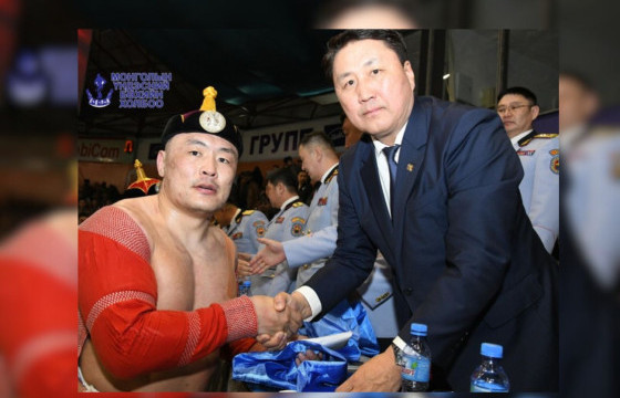 Орчин цагийн зэвсэгт хүчин үүсэн байгуулагдсаны ойн барилдаанд улсын начин Л.Отгонбаатар түрүүллээ