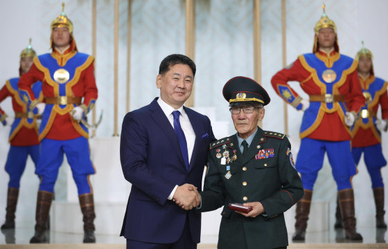 Х.ШАГДАР: Зэвсэгт хүчний салбарт 55 жил ажилласныг минь төр өндрөөр үнэллээ