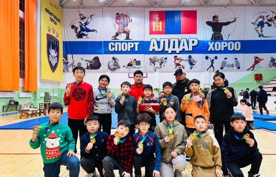 Чөлөөт бөхийн “Алдарын цом” тэмцээнд “Дархан-Эрхэт” баг тэргүүлэв