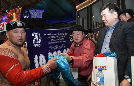 Чансаа өндөр 64 бөхийн барилдаанд хурц арслан Н.Өсөхбаяр түрүүлжээ 