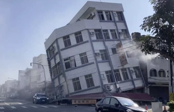 Тайваньд болсон газар хөдлөлтийн улмаас дөрвөн хүн амиа алджээ