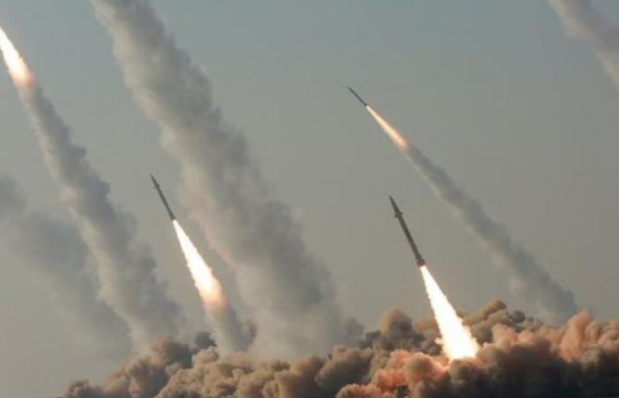 Ираны тал Израилын хотууд руу пуужиндаж, дроноор довтолжээ