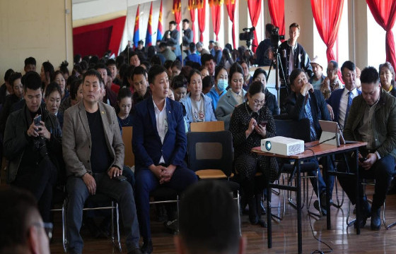 ХХААХҮ САЙД Х.БОЛОРЧУЛУУН ХЭНТИЙ АЙМАГТ АЖИЛЛАЖ БАЙНА