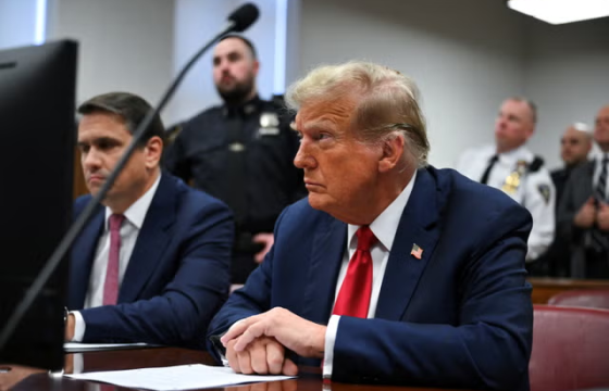 Дональд Трампт холбогдох шүүх хурал болж байна