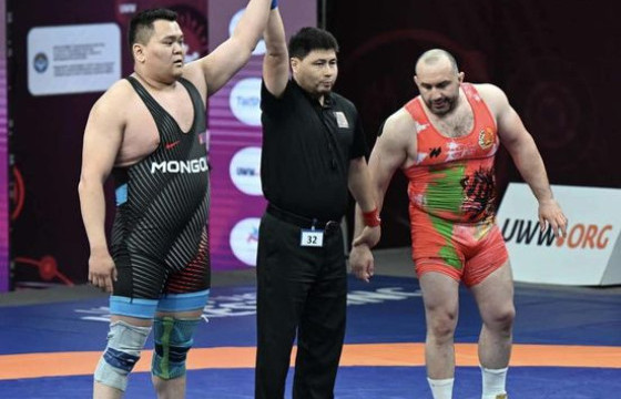 Б.Ганзолбоо Азийн аваргын хүрэл медалийн төлөө барилдана