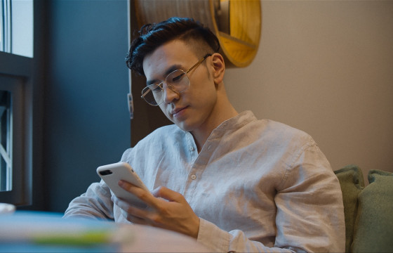   Реппер ThunderZ “Дээрэлхэл дэлгэрэх ёсгүй” аяны албан ёсны дуу “Та намайг мэднэ, ээж ээ” дууг дуулжээ