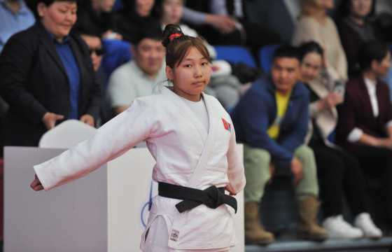 Энэ өдөр сурагчдын дэлхийн аварга Н.Ундрахбаяр мэндэлжээ