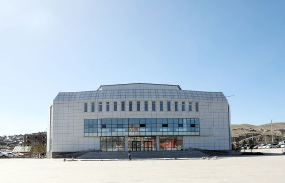 Хүүхэд залуучуудын театр 27 жилийн дараа нэрт зохиолч Д.Батбаярын 