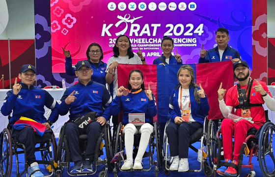 Д.ЦОЛМОН АЗИ ТИВИЙН АНХНЫ МЕДАЛИА ГАРДЛАА