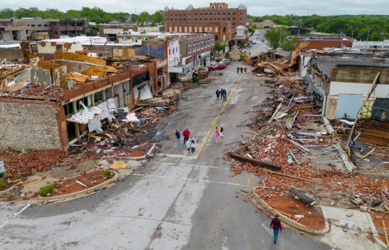 Хятад, Америкт хар салхины улмаас 10 гаруй хүн амиа алджээ