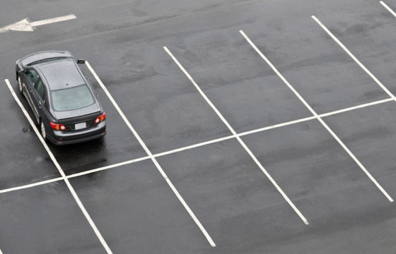 Зогсоолын хүрэлцээ хангалтгүй байгаа байршлуудад далд болон ил зогсоол хийнэ