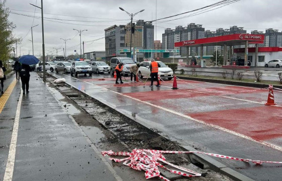 Б.ГАНБАТ: Технологийн дагуу өнгөт тэмдэглэгээний илүүдэл материалыг бэхжилтээ бүрэн авсны дараа цэвэрлэдэг