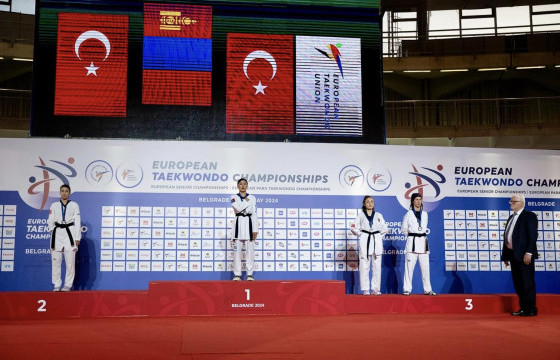 Таэквондочид хос алтан медаль хүртжээ