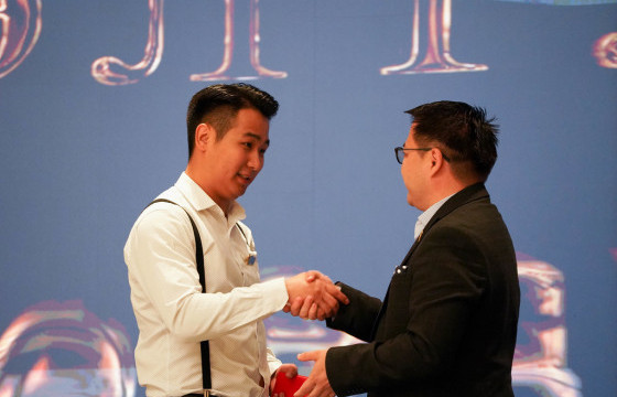 МАНАЙ САЙТЫН ЗУРАГЛААЧ М.БАТ-ЭРДЭНЭ “ГАН ҮЗЭГТЭН” ШАГНАЛ ХҮРТЛЭЭ 