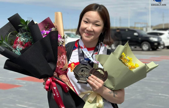 М.ХҮСЛЭН: АЗИЙН АВАРГА, ГРАНД СЛАМ ТЭМЦЭЭНЭЭС ХОС МЕДАЛЬ ХҮРТСЭНДЭЭ БАЯРТАЙ БАЙНА