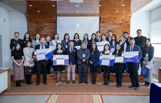 “Европын холбоо: Ардчиллын төлөөх хамтын ажиллагаа” сэдэвт оюутны эрдэм шинжилгээний хурал боллоо