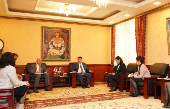 ДЭЭД ШҮҮХ: Канад Улсын холбооны шүүхийн төлөөлөгчийг хүлээн авч уулзав