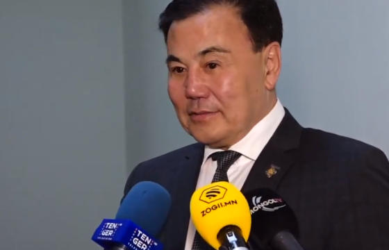 Б.БАТТӨМӨР: УИХ-д найман жил суулаа, одоо бусдад зай тавьж өгье