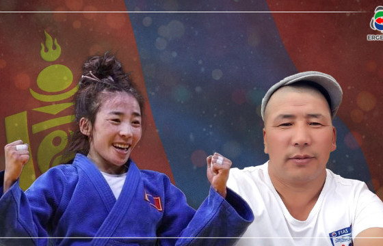 ДЭЛХИЙН АВАРГА Б.БААСАНХҮҮГИЙН ААВ А.БАВУУДОРЖ: ОХИНЫХОО БАРИЛДААНЫГ ҮЗЭЭД ШӨНӨЖИНГӨӨ ШАХУУ БАЯРЛАЖ, УЙЛЛАА