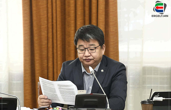 СҮХБААТАР АЙМГИЙН УДИРДЛАГУУДЫГ “ДАРАМТАЛЖ”, ХУУЛЬ БУСААР ГАЗАР АВСАН ГЭХ Ж.БАТСУУРЬ ХОРИГДОХООС ЗУГТАЖ, ЖАГСААЛТАД БАГТЛАА 