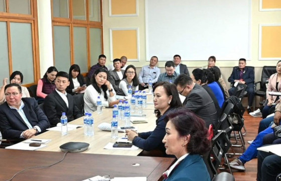 Хүүхдийн төлөө үндэсний зөвлөлийн гишүүд спортын салбарын хүүхдийн эрхийн хэрэгжилттэй танилцлаа