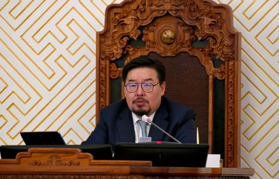 Г.ЗАНДАНШАТАРЫН ПАРЛАМЕНТЫН ОТГОН СОНСГОЛ ЭХЭЛЛЭЭ