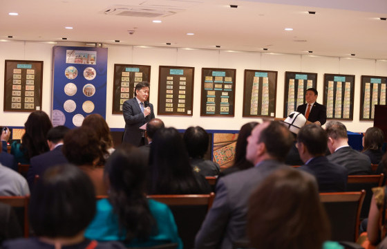 “Банк-100” үзэсгэлэн “Чингис хаан” Үндэсний музейд нээлтээ хийлээ