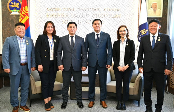 Монголын үндэсний телевизийн “Спорт суваг”-ийн хамт олныг шагнав