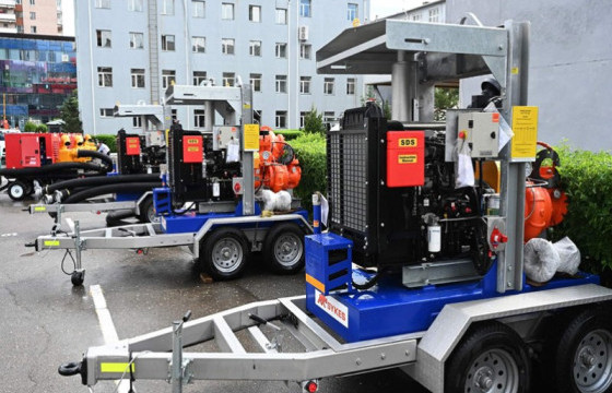 Төвийн дүүргүүдэд ус соруулах насос хүлээлгэж өглөө