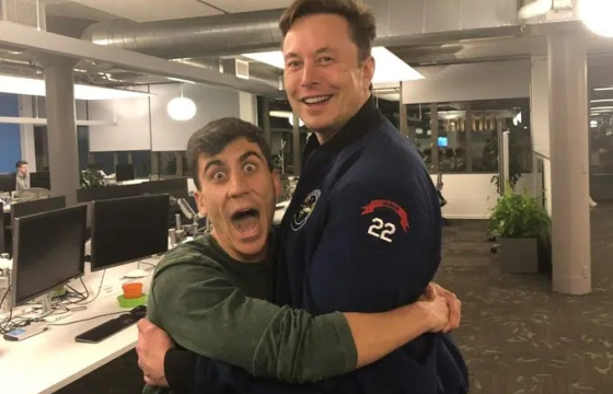 Хошин бичлэг хийдгээрээ алдартай YouTuber “Fidias” Европын парламентын гишүүнээр сонгогджээ